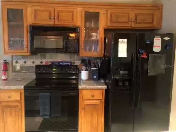 Large Refrigerator with Ice Maker