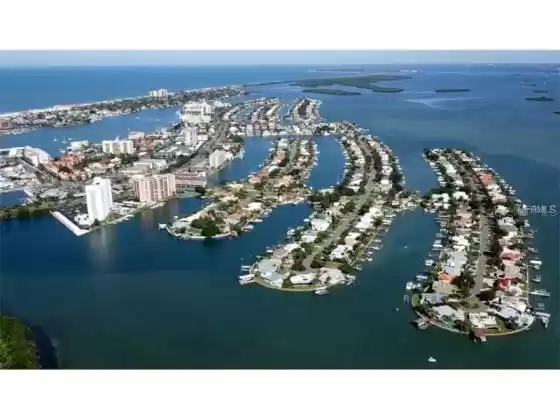 51 ISLAND WAY, CLEARWATER BEACH, Florida 33767, 1 Bedroom Bedrooms, ,1 BathroomBathrooms,Residential Lease,For Rent,ISLAND,U8008493