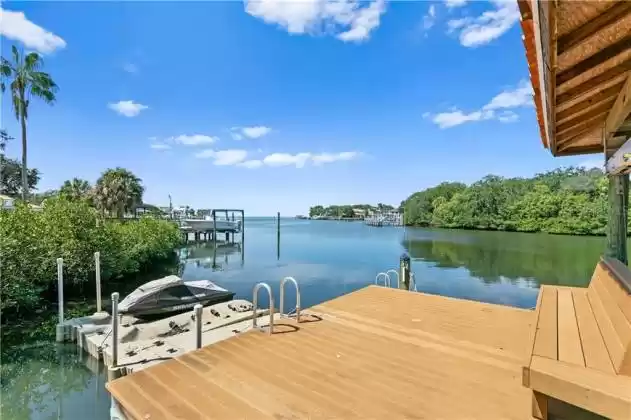 823 BAYSIDE DRIVE, TAMPA, Florida 33609, 6 Bedrooms Bedrooms, ,8 BathroomsBathrooms,Residential,For Sale,BAYSIDE,T3270243
