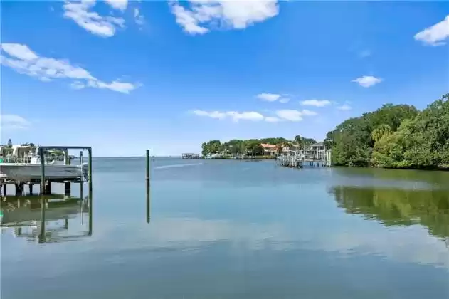 823 BAYSIDE DRIVE, TAMPA, Florida 33609, 6 Bedrooms Bedrooms, ,8 BathroomsBathrooms,Residential,For Sale,BAYSIDE,T3270243