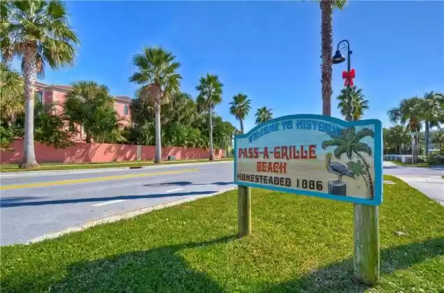 555 GULF WAY, ST PETE BEACH, Florida 33706, 2 Bedrooms Bedrooms, ,2 BathroomsBathrooms,Residential Lease,For Rent,GULF,U8108067