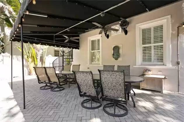 4604 BEACH PARK DRIVE, TAMPA, Florida 33609, 5 Bedrooms Bedrooms, ,4 BathroomsBathrooms,Residential,For Sale,BEACH PARK,T3311259