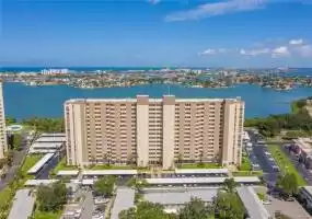 7050 SUNSET DRIVE, SOUTH PASADENA, Florida 33707, 2 Bedrooms Bedrooms, ,2 BathroomsBathrooms,Residential,For Sale,SUNSET,U8128125