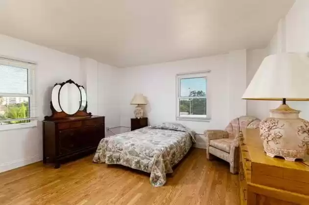 841 4TH AVENUE, ST PETERSBURG, Florida 33701, 1 Bedroom Bedrooms, ,1 BathroomBathrooms,Residential,For Sale,4TH,U8130150