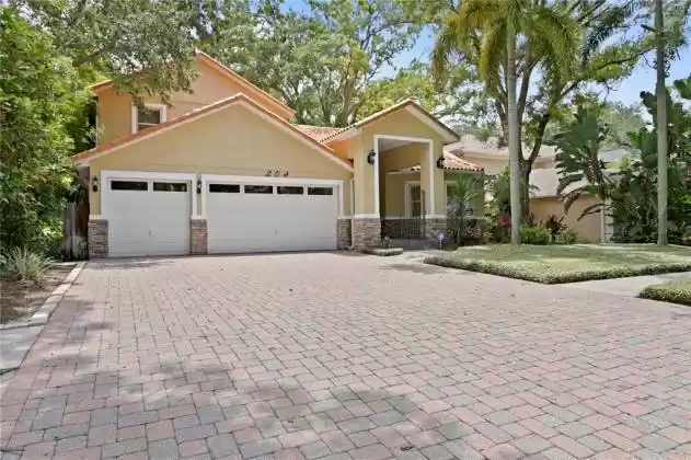 204 COOPER PLACE, TAMPA, Florida 33609, 4 Bedrooms Bedrooms, ,3 BathroomsBathrooms,Residential,For Sale,COOPER,T3321939