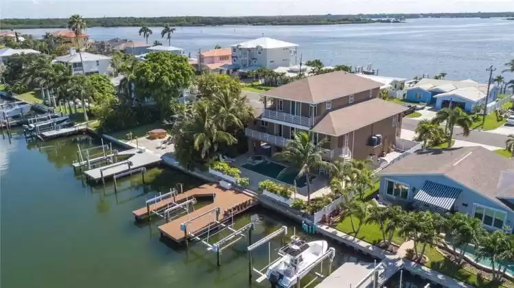 532 JOHNS PASS AVENUE, MADEIRA BEACH, Florida 33708, 3 Bedrooms Bedrooms, ,3 BathroomsBathrooms,Residential,For Sale,JOHNS PASS,U8132635