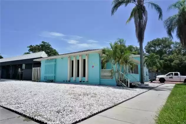4180 CENTRAL AVENUE, ST PETERSBURG, Florida 33711, ,Residential Income,For Sale,CENTRAL,T3323717
