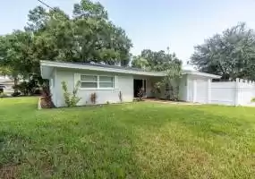 3553 CENTER CIRCLE, LARGO, Florida 33774, 3 Bedrooms Bedrooms, ,2 BathroomsBathrooms,Residential,For Sale,CENTER,W7837174