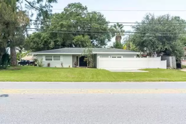 3553 CENTER CIRCLE, LARGO, Florida 33774, 3 Bedrooms Bedrooms, ,2 BathroomsBathrooms,Residential,For Sale,CENTER,W7837174