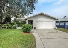 2318 MOORE HAVEN DRIVE, CLEARWATER, Florida 33763, 4 Bedrooms Bedrooms, ,2 BathroomsBathrooms,Residential,For Sale,MOORE HAVEN,O5968739