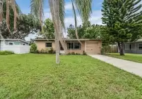 10370 107TH AVENUE, LARGO, Florida 33773, 2 Bedrooms Bedrooms, ,1 BathroomBathrooms,Residential,For Sale,107TH,W7837445