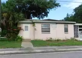 16 HIGHLAND AVENUE, CLEARWATER, Florida 33755, ,Residential Income,For Sale,HIGHLAND,U8131452