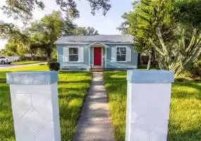 4949 6TH AVENUE, SAINT PETERSBURG, Florida 33707, 3 Bedrooms Bedrooms, ,1 BathroomBathrooms,Residential,For Sale,6TH,T3327147