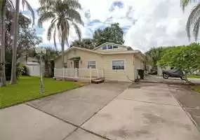78 CANAL DRIVE, PALM HARBOR, Florida 34684, 3 Bedrooms Bedrooms, ,3 BathroomsBathrooms,Residential,For Sale,CANAL,U8137850
