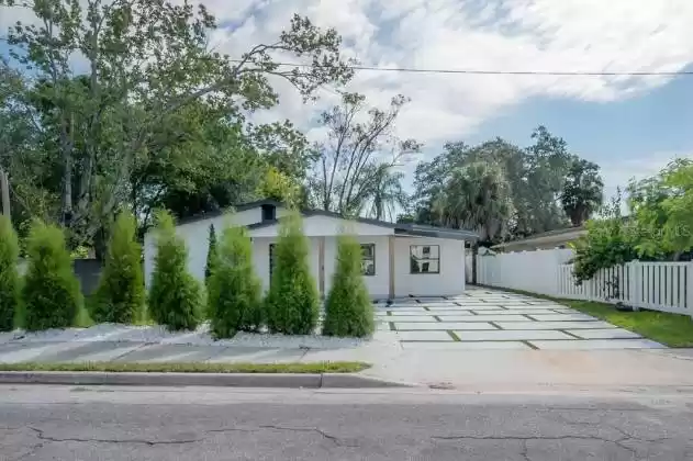 114 LOIS AVENUE, TAMPA, Florida 33609, 3 Bedrooms Bedrooms, ,3 BathroomsBathrooms,Residential,For Sale,LOIS,T3330591