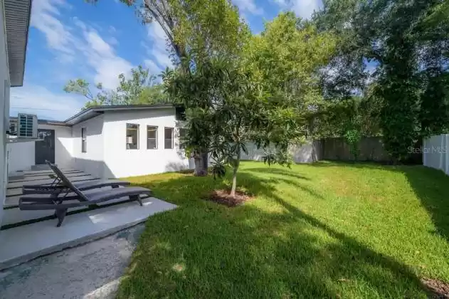 114 LOIS AVENUE, TAMPA, Florida 33609, 3 Bedrooms Bedrooms, ,3 BathroomsBathrooms,Residential,For Sale,LOIS,T3330591