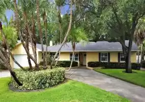 136 BAY POINT DRIVE, ST PETERSBURG, Florida 33704, 4 Bedrooms Bedrooms, ,3 BathroomsBathrooms,Residential Lease,For Rent,BAY POINT,U8138725