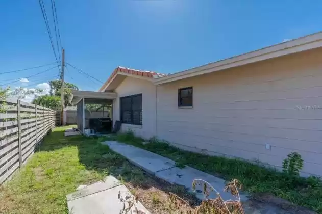 1001 WILLOWBRANCH AVENUE, CLEARWATER, Florida 33764, 3 Bedrooms Bedrooms, ,2 BathroomsBathrooms,Residential,For Sale,WILLOWBRANCH,U8139816