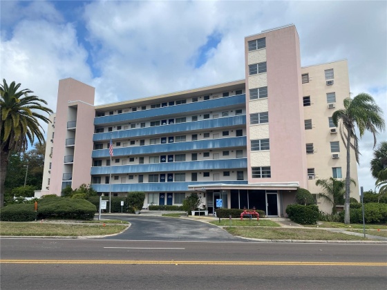 200 BETTY LANE, CLEARWATER, Florida 33755, 1 Bedroom Bedrooms, ,1 BathroomBathrooms,Residential,For Sale,BETTY,MFRU8198516