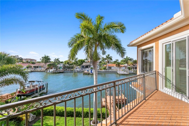 4625 DOLPHIN CAY LANE, ST PETERSBURG, Florida 33711, 4 Bedrooms Bedrooms, ,3 BathroomsBathrooms,Residential,For Sale,DOLPHIN CAY,MFRU8198179