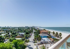 880 MANDALAY AVENUE, CLEARWATER BEACH, Florida 33767, ,1 BathroomBathrooms,Residential,For Sale,MANDALAY,MFRO6139908