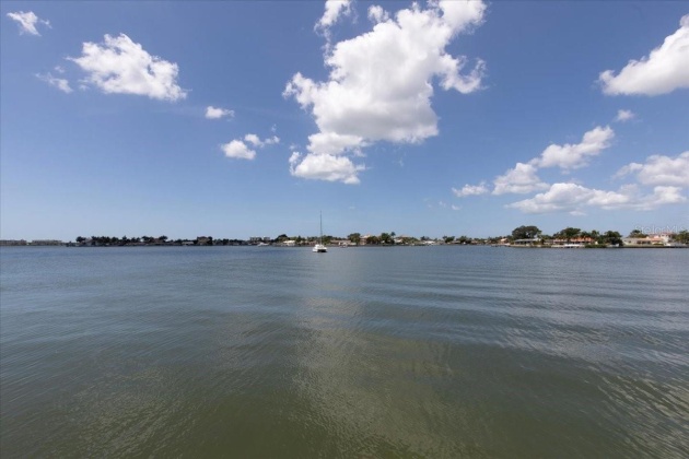 715 VILLAGRANDE AVENUE, ST PETERSBURG, Florida 33707, 5 Bedrooms Bedrooms, ,4 BathroomsBathrooms,Residential,For Sale,VILLAGRANDE,MFRU8210691