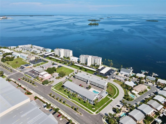 340 CAUSEWAY BOULEVARD, DUNEDIN, Florida 34698, 2 Bedrooms Bedrooms, ,2 BathroomsBathrooms,Residential,For Sale,CAUSEWAY,MFRT3472213