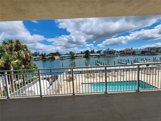 125 ISLAND WAY, CLEARWATER, Florida 33767, 3 Bedrooms Bedrooms, ,2 BathroomsBathrooms,Residential,For Sale,ISLAND,MFRU8215409