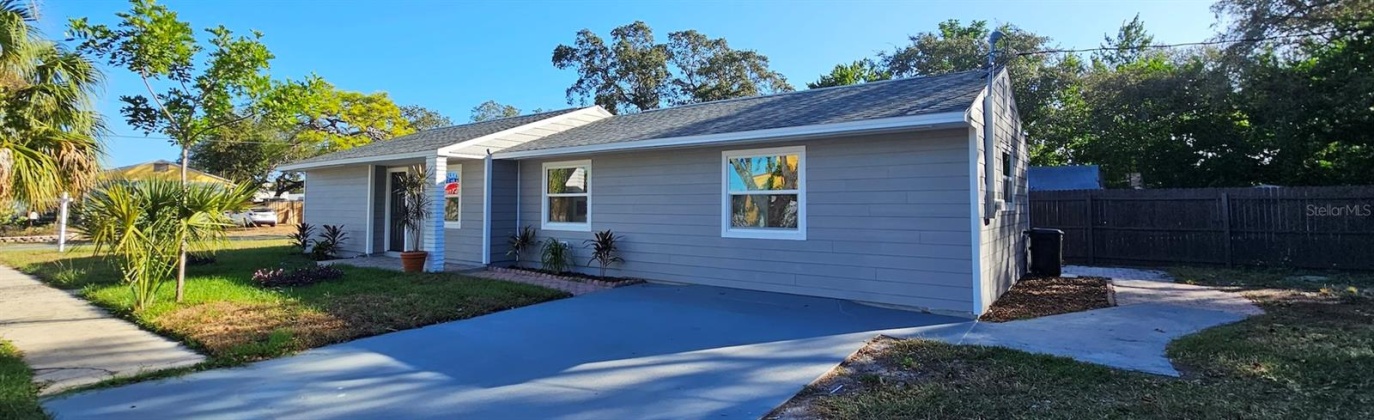 800 51ST STREET, GULFPORT, Florida 33707, 3 Bedrooms Bedrooms, ,2 BathroomsBathrooms,Residential,For Sale,51ST,MFRT3476131