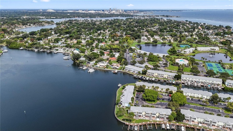 5003 STARFISH DRIVE, ST PETERSBURG, Florida 33705, 1 Bedroom Bedrooms, ,1 BathroomBathrooms,Residential,For Sale,STARFISH,MFRT3471443