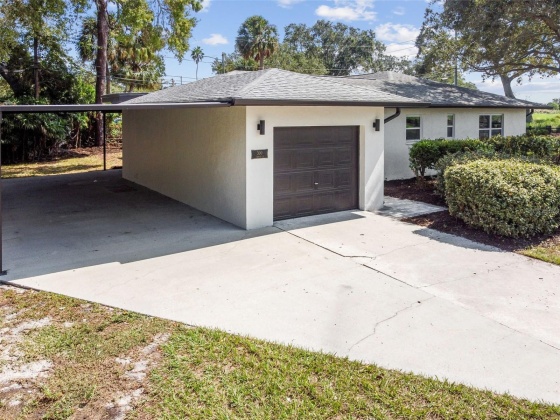 300 CORBETT STREET, BELLEAIR, Florida 33756, 3 Bedrooms Bedrooms, ,3 BathroomsBathrooms,Residential,For Sale,CORBETT,MFRW7858903