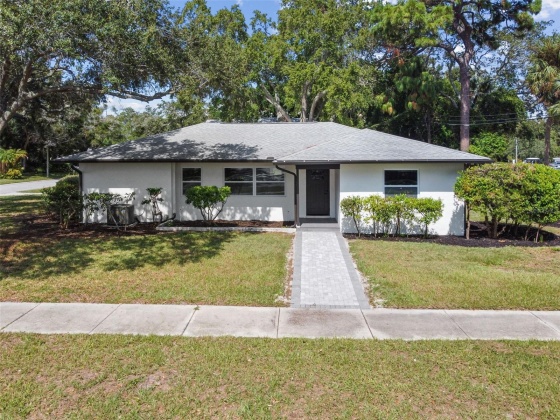 300 CORBETT STREET, BELLEAIR, Florida 33756, 3 Bedrooms Bedrooms, ,3 BathroomsBathrooms,Residential,For Sale,CORBETT,MFRW7858903