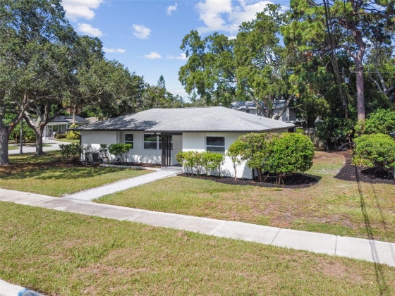 300 CORBETT STREET, BELLEAIR, Florida 33756, 3 Bedrooms Bedrooms, ,3 BathroomsBathrooms,Residential,For Sale,CORBETT,MFRW7858903