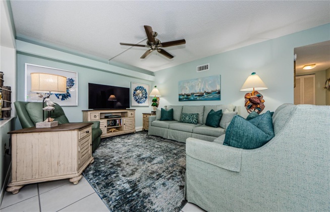 4780 COVE CIRCLE, ST PETERSBURG, Florida 33708, 2 Bedrooms Bedrooms, ,2 BathroomsBathrooms,Residential,For Sale,COVE,MFRU8214931