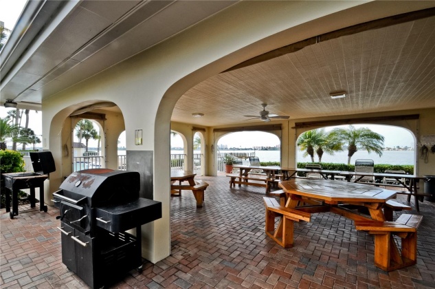 4780 COVE CIRCLE, ST PETERSBURG, Florida 33708, 2 Bedrooms Bedrooms, ,2 BathroomsBathrooms,Residential,For Sale,COVE,MFRU8214931