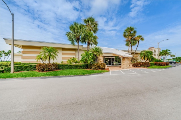 4780 COVE CIRCLE, ST PETERSBURG, Florida 33708, 2 Bedrooms Bedrooms, ,2 BathroomsBathrooms,Residential,For Sale,COVE,MFRU8214931