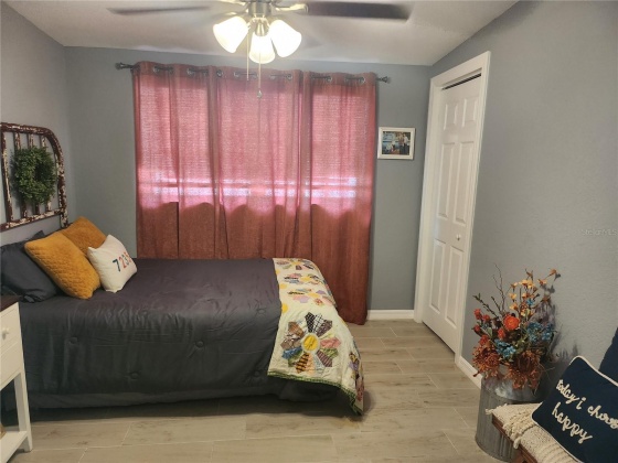 1011 OAKLAND HEIGHTS AVENUE, PLANT CITY, Florida 33563, 3 Bedrooms Bedrooms, ,1 BathroomBathrooms,Residential,For Sale,OAKLAND HEIGHTS,MFRT3480972