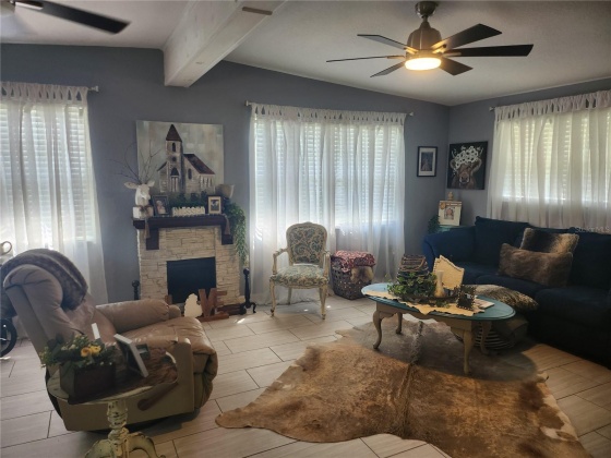 1011 OAKLAND HEIGHTS AVENUE, PLANT CITY, Florida 33563, 3 Bedrooms Bedrooms, ,1 BathroomBathrooms,Residential,For Sale,OAKLAND HEIGHTS,MFRT3480972