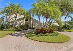 10109 TARPON DRIVE, TREASURE ISLAND, Florida 33706, 4 Bedrooms Bedrooms, ,3 BathroomsBathrooms,Residential,For Sale,TARPON,MFRU8211703