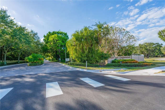 960 STARKEY ROAD, LARGO, Florida 33771, 3 Bedrooms Bedrooms, ,2 BathroomsBathrooms,Residential,For Sale,STARKEY,MFRU8219173