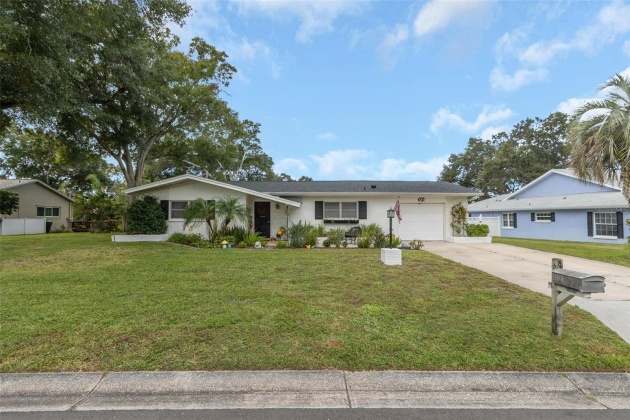 2388 WATROUS DR, DUNEDIN, Florida 34698, 3 Bedrooms Bedrooms, ,2 BathroomsBathrooms,Residential,For Sale,WATROUS DR,MFRU8219393