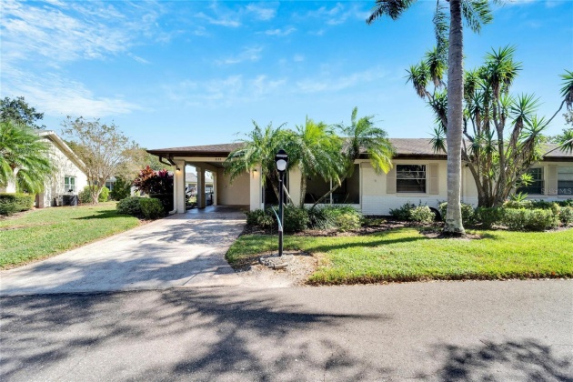 2135 HAILSTONE CIRCLE, SUN CITY CENTER, Florida 33573, 2 Bedrooms Bedrooms, ,2 BathroomsBathrooms,Residential,For Sale,HAILSTONE,MFRT3483979