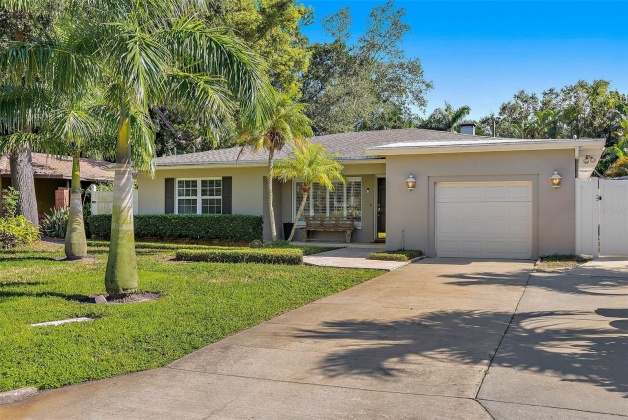 291 CATALAN BLVD NE, ST PETERSBURG, Florida 33704, 3 Bedrooms Bedrooms, ,2 BathroomsBathrooms,Residential,For Sale,CATALAN BLVD NE,MFRU8220302