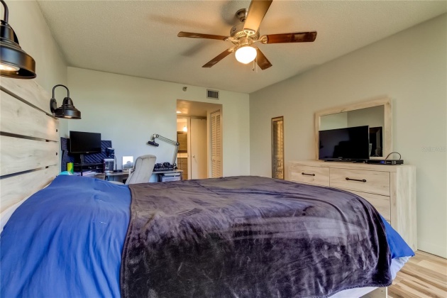 2333 FEATHER SOUND DRIVE, CLEARWATER, Florida 33762, 1 Bedroom Bedrooms, ,1 BathroomBathrooms,Residential,For Sale,FEATHER SOUND,MFRU8219339