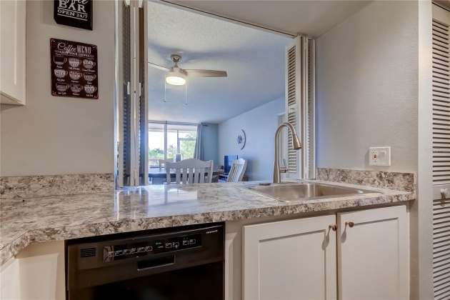 2333 FEATHER SOUND DRIVE, CLEARWATER, Florida 33762, 1 Bedroom Bedrooms, ,1 BathroomBathrooms,Residential,For Sale,FEATHER SOUND,MFRU8219339