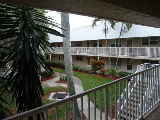 10033 64TH AVENUE, ST PETERSBURG, Florida 33708, 1 Bedroom Bedrooms, ,1 BathroomBathrooms,Residential,For Sale,64TH,MFRU8221514