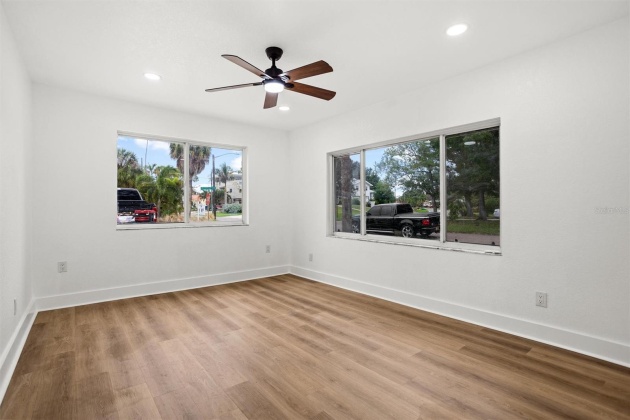 1898 NEW HAMPSHIRE AVE NE, ST PETERSBURG, Florida 33703, 3 Bedrooms Bedrooms, ,2 BathroomsBathrooms,Residential,For Sale,NEW HAMPSHIRE AVE NE,MFRU8221333