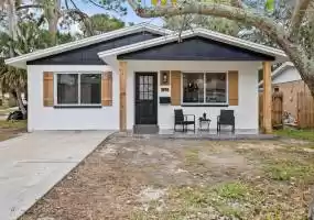 1898 NEW HAMPSHIRE AVE NE, ST PETERSBURG, Florida 33703, 3 Bedrooms Bedrooms, ,2 BathroomsBathrooms,Residential,For Sale,NEW HAMPSHIRE AVE NE,MFRU8221333