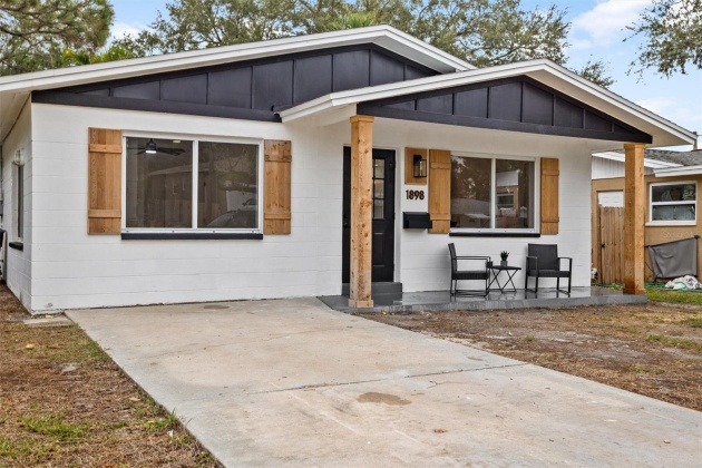 1898 NEW HAMPSHIRE AVE NE, ST PETERSBURG, Florida 33703, 3 Bedrooms Bedrooms, ,2 BathroomsBathrooms,Residential,For Sale,NEW HAMPSHIRE AVE NE,MFRU8221333