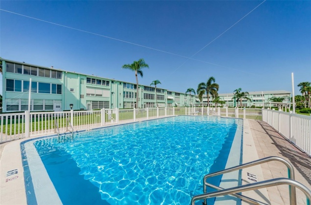 1847 SHORE DRIVE, SOUTH PASADENA, Florida 33707, 2 Bedrooms Bedrooms, ,1 BathroomBathrooms,Residential,For Sale,SHORE,MFRU8220939